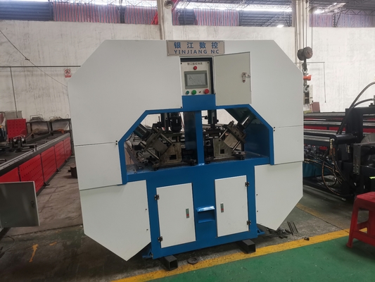 7300mm X 1200mm X 1500mm Tháp điện góc thép đâm và máy cắt